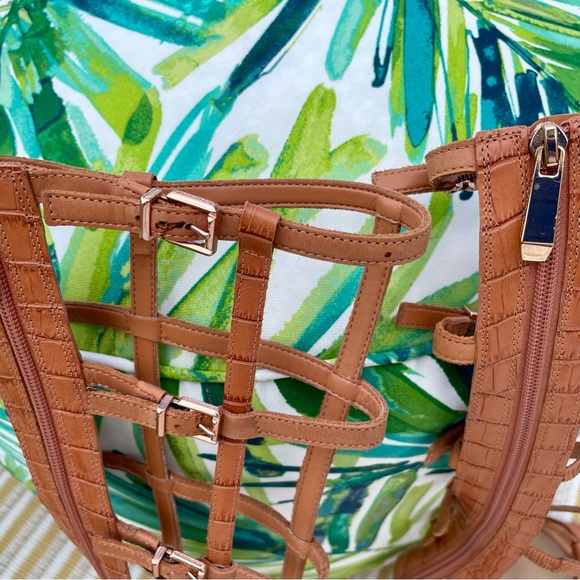 BCBG Gorgeous Gladiator Sandals size 7.5 - Picture 2 of 5